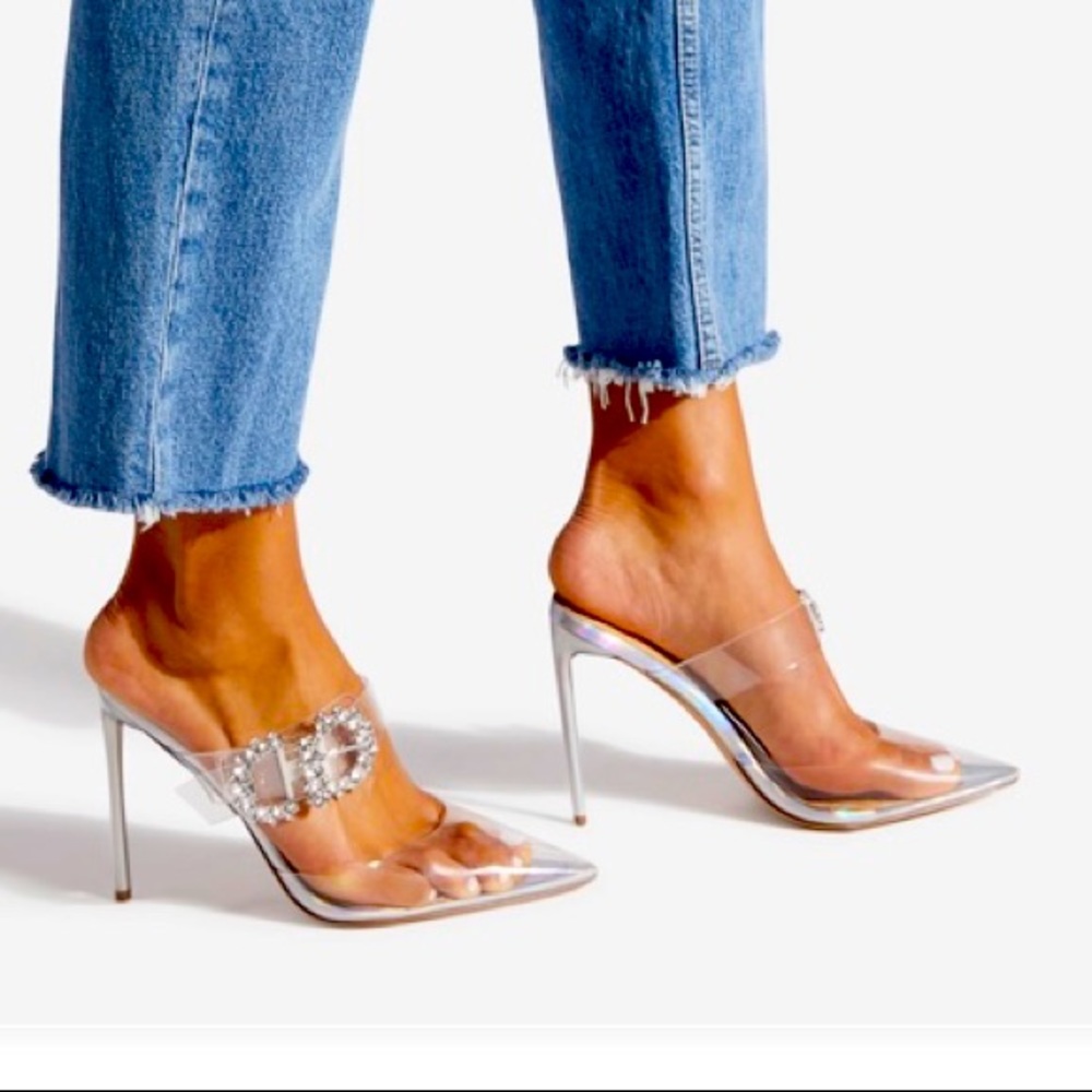 Size 9.5 clear pump